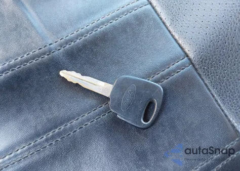 2001 Ford F-150 Harley-Davidson Edition/King Ranch Edition/Lariat/Xlt from USA, damaged, VIN 1FTRW07L41KB66971